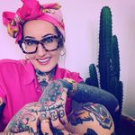 Profile Picture of 𝕶𝖊𝖊𝖑𝖞 𝕾𝖒𝖎𝖙𝖍 (@glitteryflamingos) on Instagram