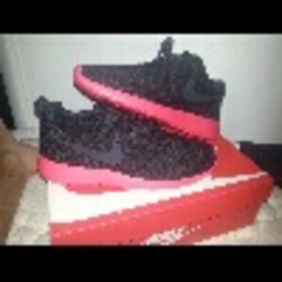 Profile Picture of Jeffrey Baez (@jeffreybaez131) on Poshmark