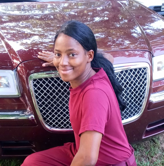 Profile Picture of Hazel Brown (@hazelbrown469) on Poshmark