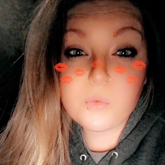 Profile Picture of Shelby Gilbreath (@shayshay4669) on Poshmark