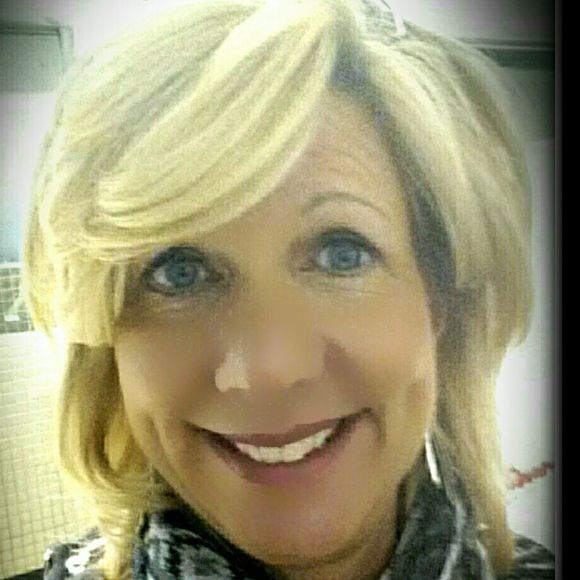 Profile Picture of Chris Fuchs (@cfuchs1958) on Poshmark