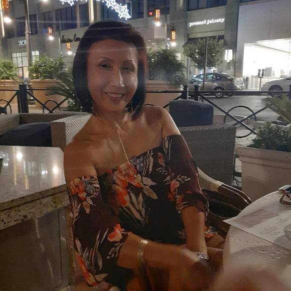 Profile Picture of Angela Tennenbaum (@chiouling) on Poshmark