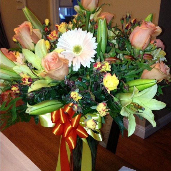 Profile Picture of Julia Cedre (@juliarcedre) on Poshmark