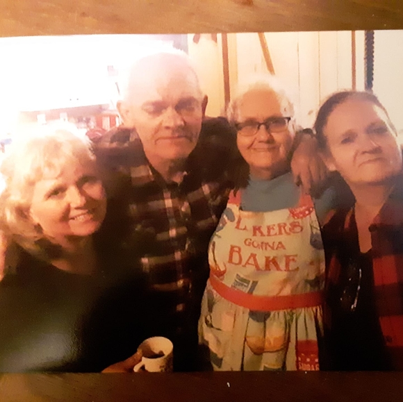 Profile Picture of Angel Fluhr (@guudangel) on Poshmark