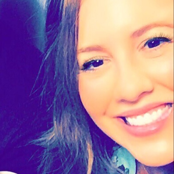 Profile Picture of Shelly Lucas (@shellylucas) on Poshmark