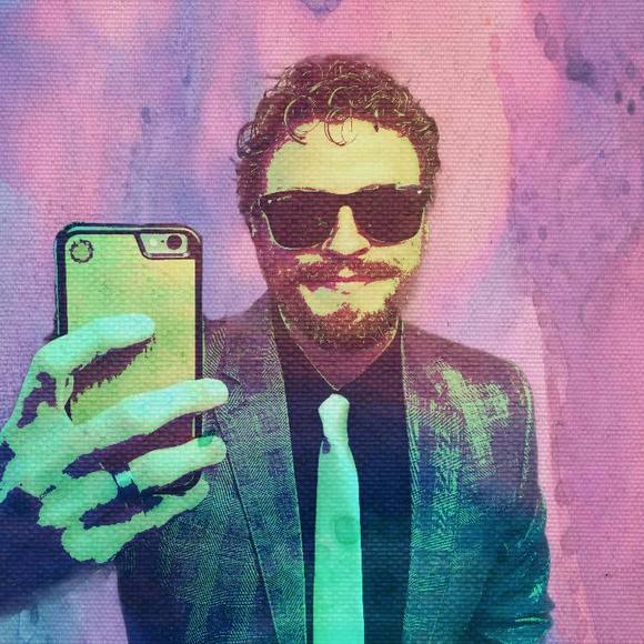 Profile Picture of Daniel Arrasmith (@danielarrasmith) on Poshmark