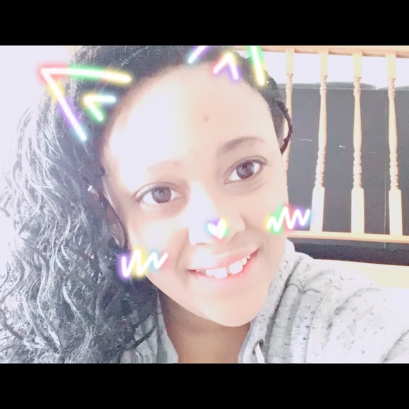 Profile Picture of Nyah Stevenson (@nyahlove21) on Poshmark