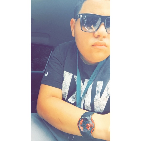 Profile Photo of Alberto Campos (@alberto7957) on Poshmark