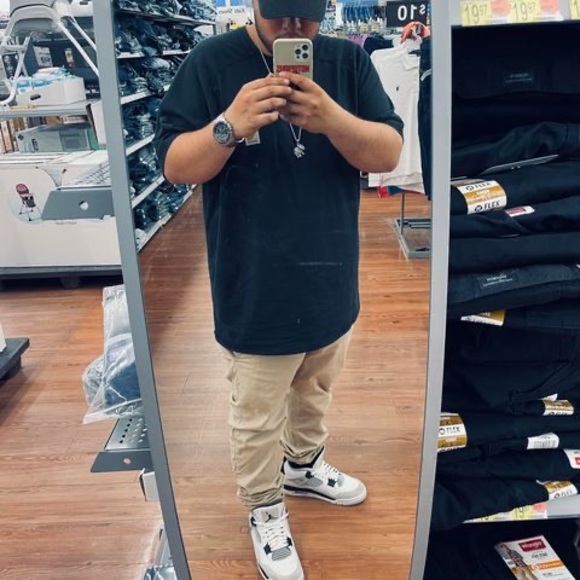 Profile Picture of Oscar Preciado (@oscarpreciad613) on Poshmark