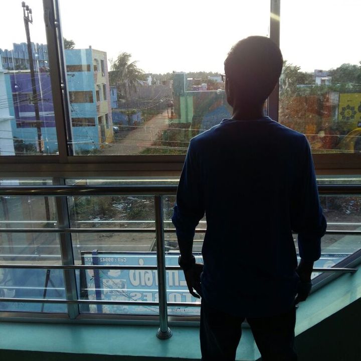 Profile Picture of James bieber (@racerjamesbond007) on Tiktok