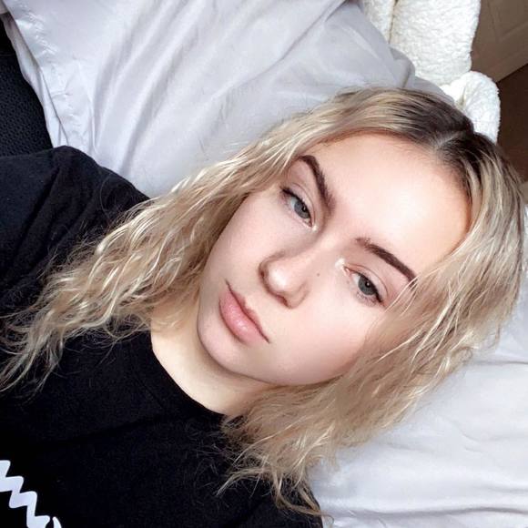 Profile Picture of Sammy Yorkey (@sammyyorkey) on Poshmark