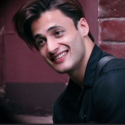 Profile Picture of Sameer Malik (@imrealSameer) on Twitter