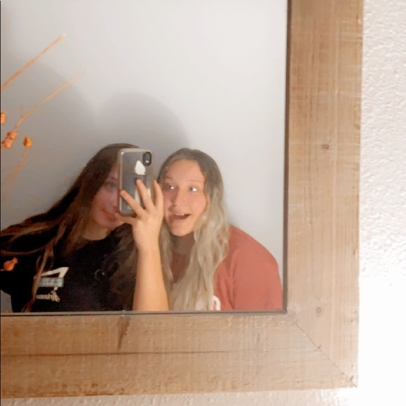 Profile Picture of Taylor Tobolski (@posher_taylor) on Poshmark