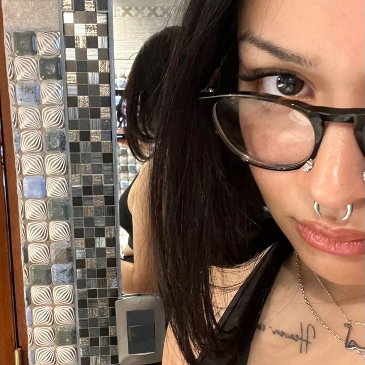 Profile Picture of Amanda                      🪳 (@amanda_besil) on Tiktok