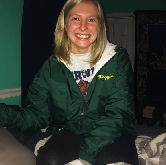 Profile Picture of Maggie Palfi (@maggiepalfi) on Poshmark