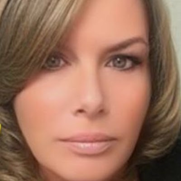Profile Picture of Kimberly Fudge (@kimberly_fudge) on Poshmark