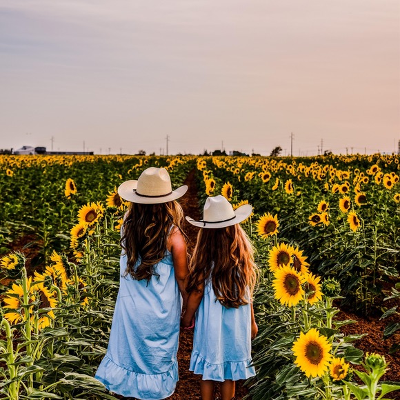 Profile Picture of Mikayla Perkins (@mperkins23) on Poshmark