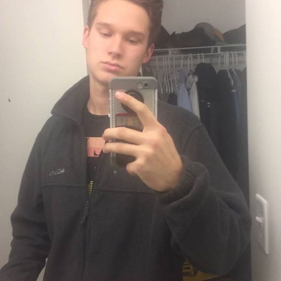 Profile Picture of Johnny Steslicki (@johnnaye21) on Poshmark