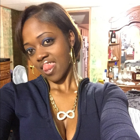 Profile Picture of Kamillea Watson (@kwatson177) on Poshmark