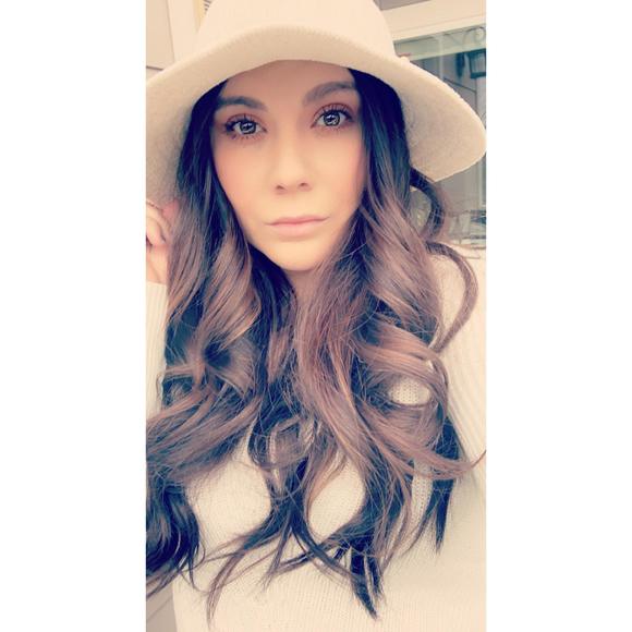 Profile Picture of Ashley Aispuro (@araujo91) on Poshmark