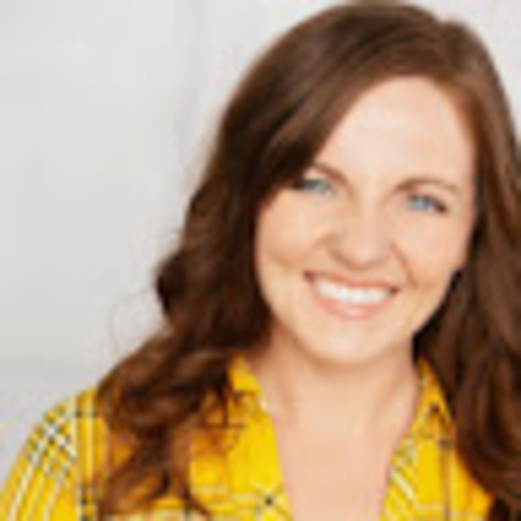 Profile Picture of Chrissie Harms (@chrissieharms) on Poshmark