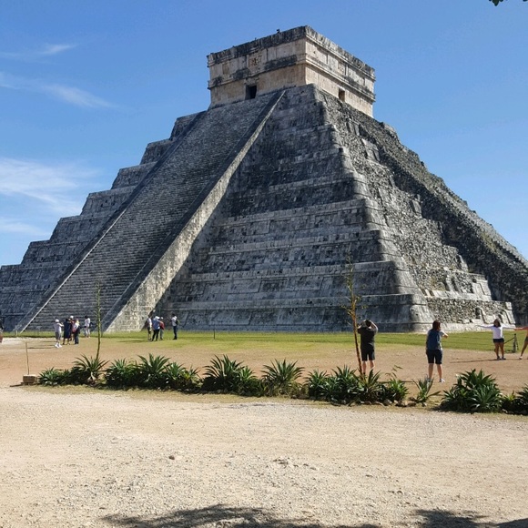 Profile Picture of Cortney Karban (@ckarban) on Poshmark