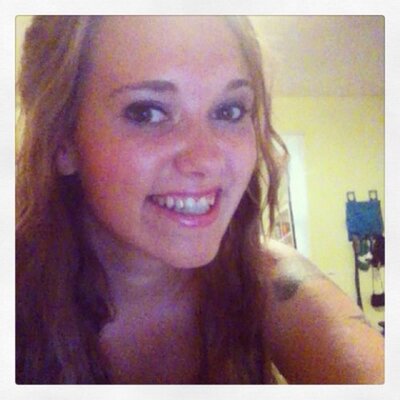 Profile Picture of Olivia Hayes (@ogreen87) on Twitter