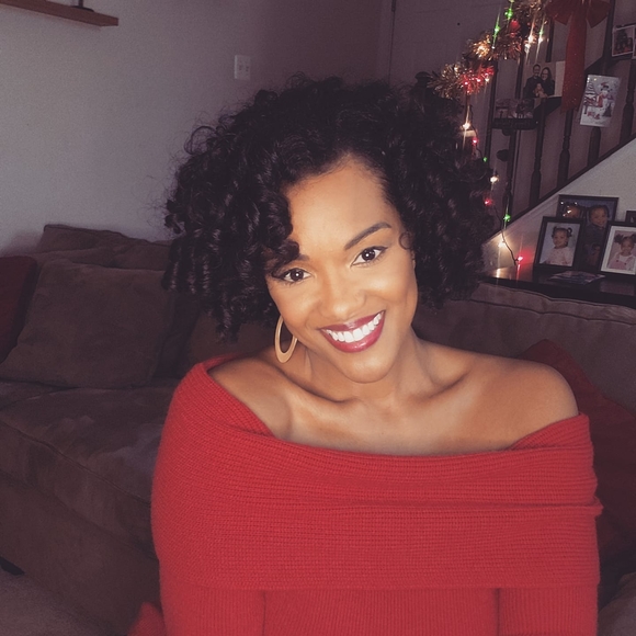 Profile Picture of Erica Clift (@eclift) on Poshmark