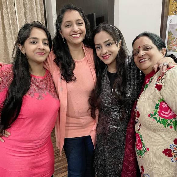 Profile Picture of Harshika Mathur (@harshikamathur) on Poshmark
