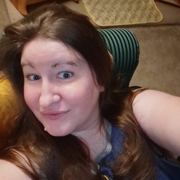 Profile Picture of Katie Schorling (@klschorl) on Poshmark