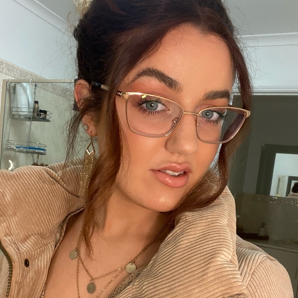 Profile Picture of Alanah Conlay (@alanahconlay) on Poshmark