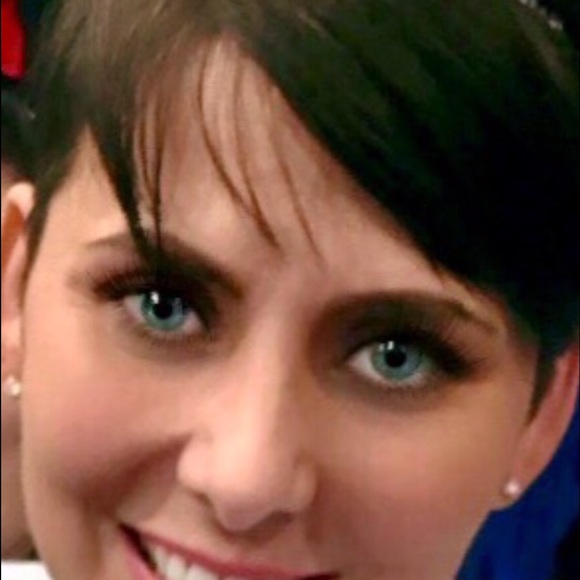 Profile Picture of Tammy Aaron (@thisaarongirl) on Poshmark
