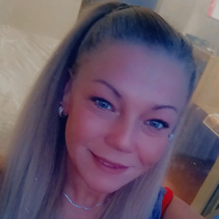 Profile Picture of Shawna Fahl (@shawnafahl) on Tiktok