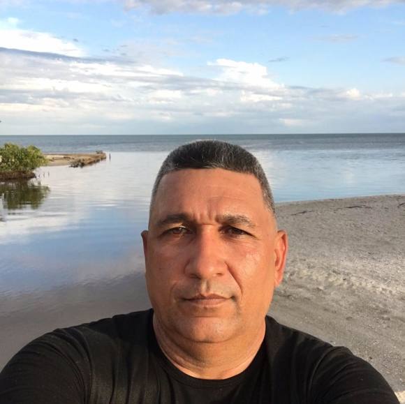 Profile Picture of Joaquín Agueda (@jagueda) on Poshmark