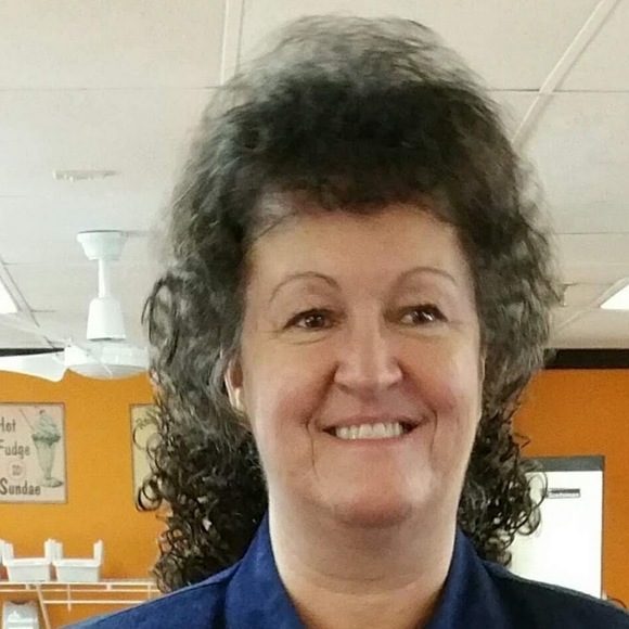 Profile Picture of Sherry Hazlewood (@shsnoann) on Poshmark