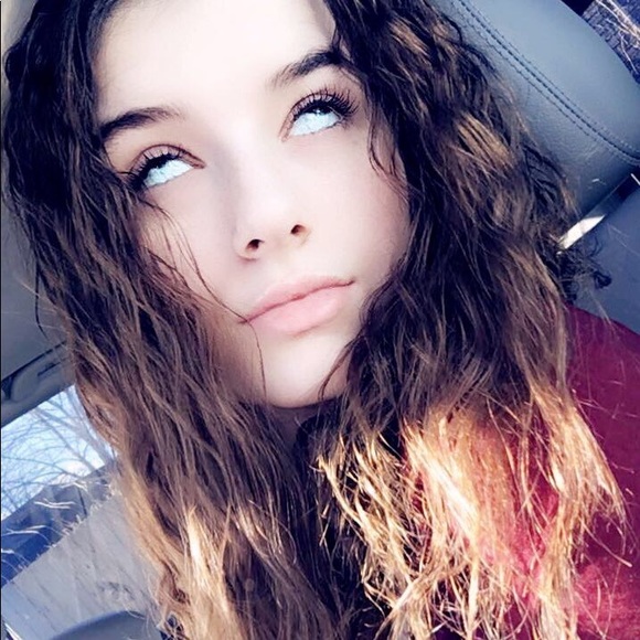 Profile Picture of Kimberly Baxter (@kb4xx) on Poshmark