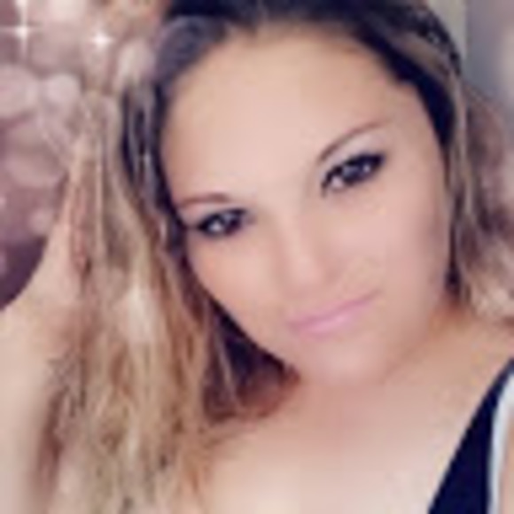 Profile Picture of Stacey Rector (@stacylynrector) on Poshmark