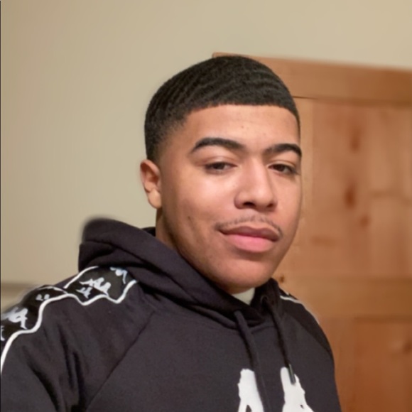 Profile Picture of Tateum Richardson (@tateworldwide) on Poshmark