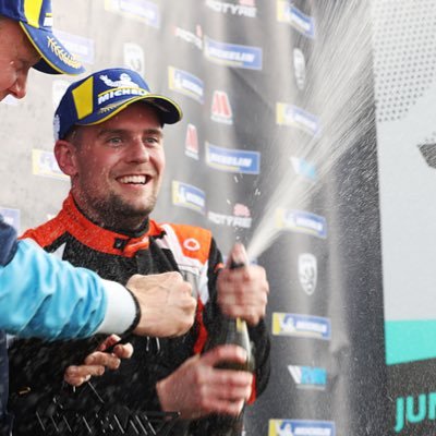 Profile Picture of Mike Kidson (@mrkidson) on Twitter