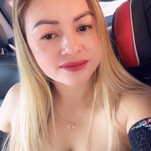 Profile Picture of Elda Dosal (@r_elda1208) on Poshmark