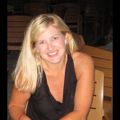 Profile Picture of Leah Patrick (@lovetobrush) on Twitter