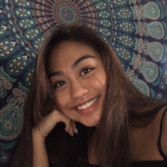 Profile Picture of Shayna Tungpalan (@t_anyahs) on Poshmark