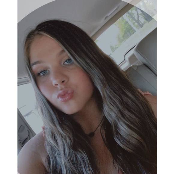 Profile Picture of Kennedy Porter (@kennedyporter12) on Poshmark