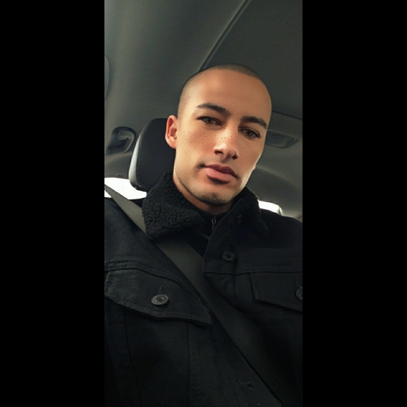 Profile Picture of Andrews Souza (@andrewsbrazil) on Poshmark