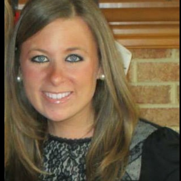 Profile Picture of Brittany Burgis (@bburgis) on Poshmark