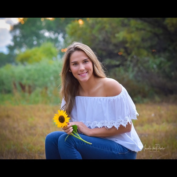 Profile Picture of Marlee Hebda (@hebda_mar) on Poshmark