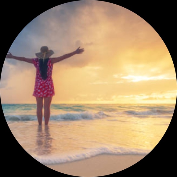 Profile Picture of Kennedy Alvarez-karrson (@littlelibra1975) on Poshmark