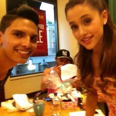 Profile Picture of Boy Arianator . ∞ (@WeLove_Ariana) on Twitter