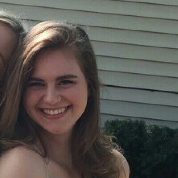 Profile Picture of Anna Guy-burton (@agb1010) on Poshmark