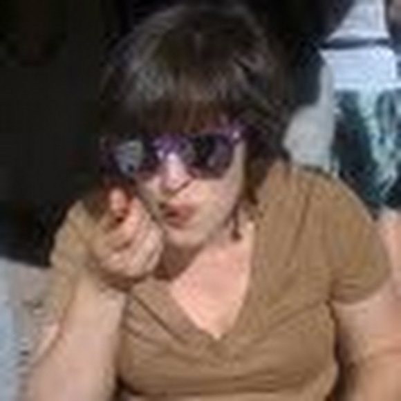 Elisabeth Komito - Poshmark Profile Picture of Elisabeth Komito (@ellikomito) on Poshmark